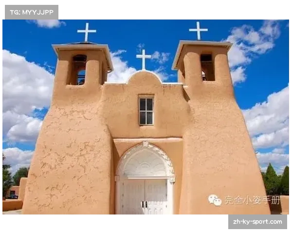 墨西超足球风格融合北美与拉美特点，比赛节奏明快